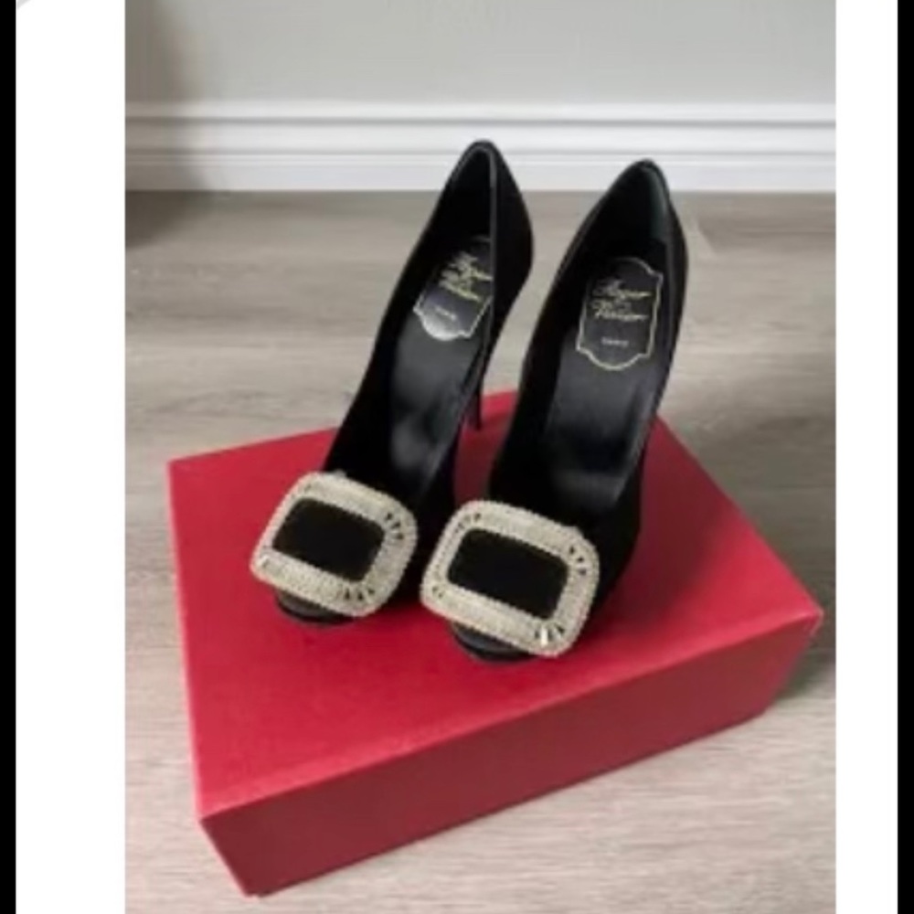 Roger Vivier limelight Crystal Black Satin pumps